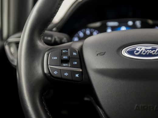 Ford Fiesta 1.0 EcoBoost Titanium Sport (APPLE CARPLAY, GROOT NAVI, STUUR/STOELVERWARMING, CAMERA, SPORTSTOEL... ActivLease financial lease