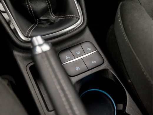 Ford Fiesta 1.0 EcoBoost Titanium Sport (APPLE CARPLAY, GROOT NAVI, STUUR/STOELVERWARMING, CAMERA, SPORTSTOEL... ActivLease financial lease