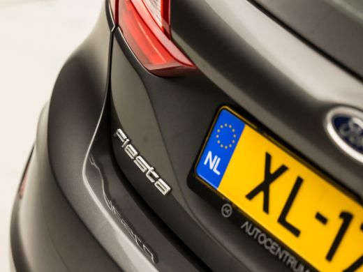 Ford Fiesta 1.0 EcoBoost Titanium Sport (APPLE CARPLAY, GROOT NAVI, STUUR/STOELVERWARMING, CAMERA, SPORTSTOEL... ActivLease financial lease