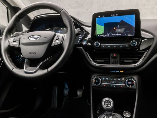 Ford Fiesta 1.0 EcoBoost Titanium Sport (APPLE CARPLAY, GROOT NAVI, STUUR/STOELVERWARMING, CAMERA, SPORTSTOEL... ActivLease financial lease