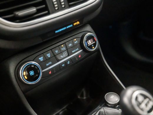 Ford Fiesta 1.0 EcoBoost Titanium Sport (APPLE CARPLAY, GROOT NAVI, STUUR/STOELVERWARMING, CAMERA, SPORTSTOEL... ActivLease financial lease