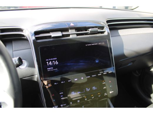 Hyundai Tucson 1.6 T-GDI PHEV Comfort Smart 4WD | DAB ontvanger | Achteruitrijcamera | | Achterbank in delen nee... ActivLease financial lease