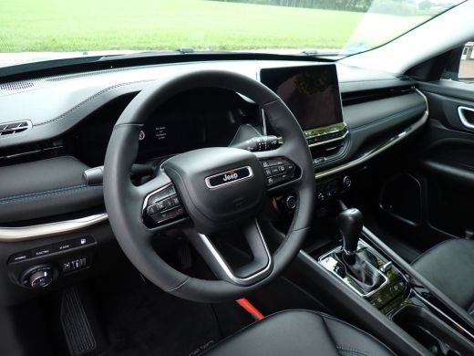 Jeep Compass 4xe 240 Plug-in Hybrid Electric Upland ActivLease financial lease