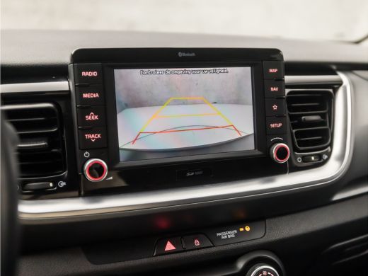 Kia Stonic 1.0 T-GDi DynamicPlusLine (APPLE CARPLAY, GROOT NAVI, CLIMATE, CAMERA, SPORTSTOELEN, LANE ASSIST,... ActivLease financial lease