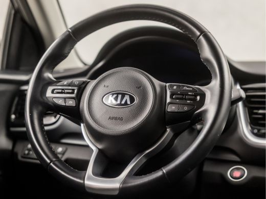 Kia Stonic 1.0 T-GDi DynamicPlusLine (APPLE CARPLAY, GROOT NAVI, CLIMATE, CAMERA, SPORTSTOELEN, LANE ASSIST,... ActivLease financial lease