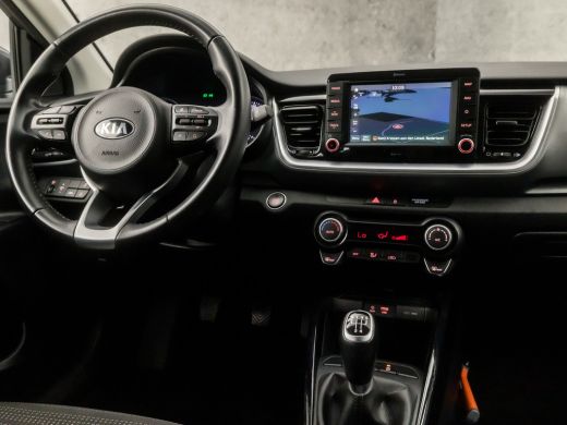 Kia Stonic 1.0 T-GDi DynamicPlusLine (APPLE CARPLAY, GROOT NAVI, CLIMATE, CAMERA, SPORTSTOELEN, LANE ASSIST,... ActivLease financial lease