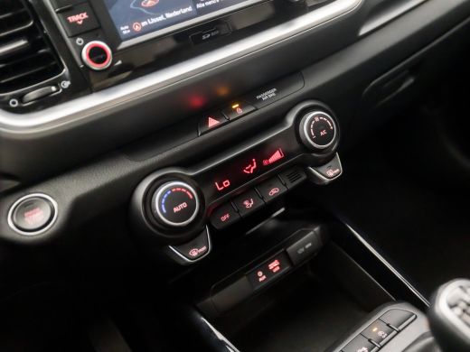 Kia Stonic 1.0 T-GDi DynamicPlusLine (APPLE CARPLAY, GROOT NAVI, CLIMATE, CAMERA, SPORTSTOELEN, LANE ASSIST,... ActivLease financial lease