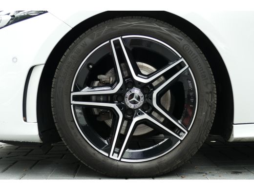 Mercedes-Benz A-Klasse 180 Business Solution AMG / NAVI / ALCANTARA / CLIMA / PDC / 17"LMV / CAMERA / PANO.DAK / ELEKTR... ActivLease financial lease