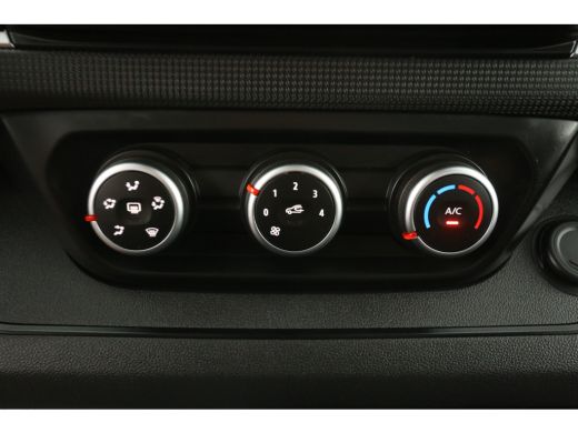 Nissan Primastar 2.0 dCi L2H1 Acenta 150PK Automaat Airco Cruise LED Trekhaak PDC 3 Persoons ActivLease financial lease