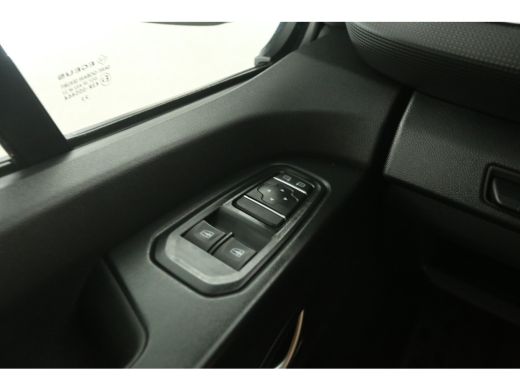 Nissan Primastar 2.0 dCi L2H1 Acenta 150PK Automaat Airco Cruise LED Trekhaak PDC 3 Persoons ActivLease financial lease