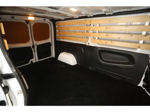 Nissan Primastar 2.0 dCi L2H1 Acenta 150PK Automaat Airco Cruise LED Trekhaak PDC 3 Persoons ActivLease financial lease