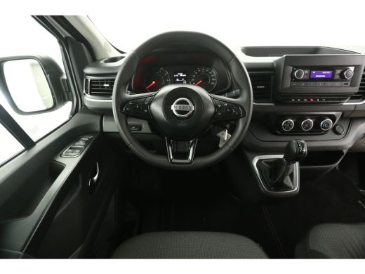 Nissan Primastar 2.0 dCi L2H1 Acenta 150PK Automaat Airco Cruise LED Trekhaak PDC 3 Persoons ActivLease financial lease