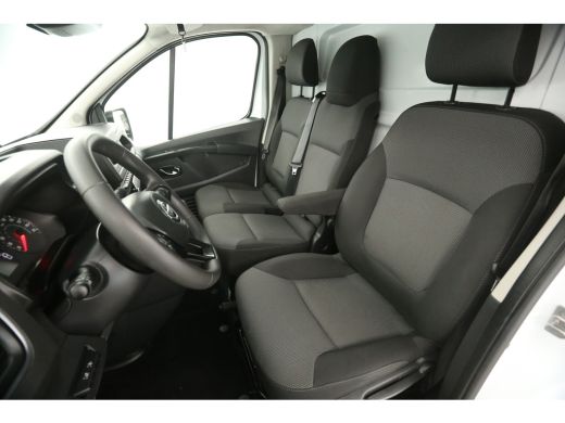 Nissan Primastar 2.0 dCi L2H1 Acenta 150PK Automaat Airco Cruise LED Trekhaak PDC 3 Persoons ActivLease financial lease