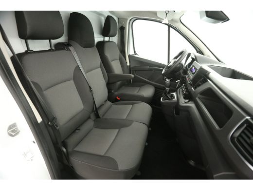 Nissan Primastar 2.0 dCi L2H1 Acenta 150PK Automaat Airco Cruise LED Trekhaak PDC 3 Persoons ActivLease financial lease