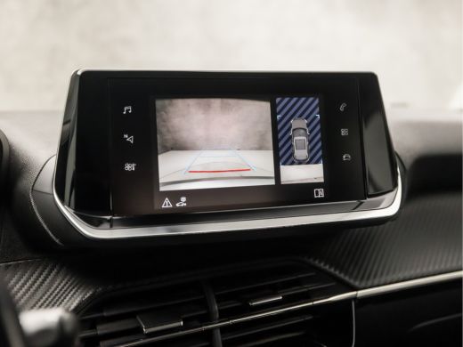 Peugeot 2008 1.2 PureTech Black Sport (APPLE CARPLAY, GROOT NAVI, 360 CAMERA, SPORTSTOELEN, LED KOPLAMPEN, LAN... ActivLease financial lease