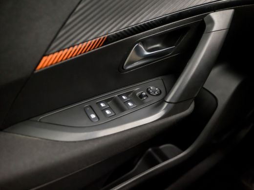 Peugeot 2008 1.2 PureTech Black Sport (APPLE CARPLAY, GROOT NAVI, 360 CAMERA, SPORTSTOELEN, LED KOPLAMPEN, LAN... ActivLease financial lease