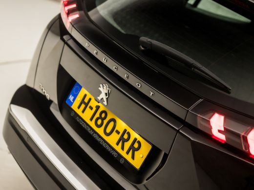 Peugeot 2008 1.2 PureTech Black Sport (APPLE CARPLAY, GROOT NAVI, 360 CAMERA, SPORTSTOELEN, LED KOPLAMPEN, LAN... ActivLease financial lease