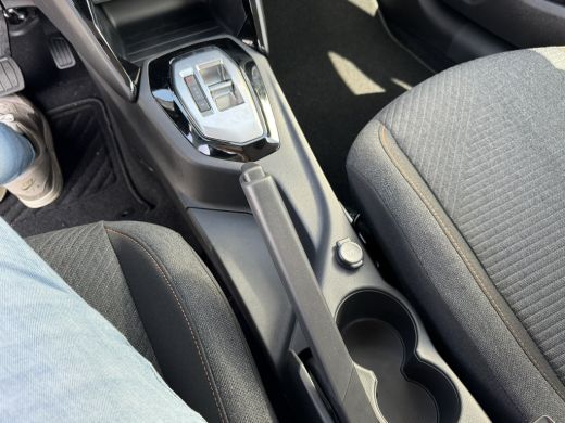 Peugeot 208 1.2 Hybrid 110 e-DCS6 Style | Parkeersensoren | DAB | Apple Carplay/Android Auto | | Airco | Band... ActivLease financial lease