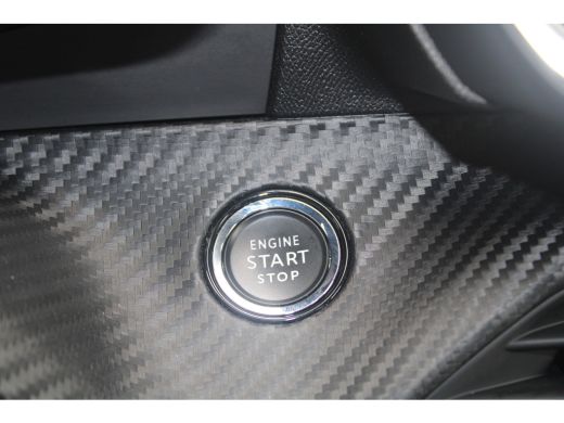 Peugeot 208 1.2 PureTech GT-Line | Navigatie | Camera | Apple carplay | Black Diamond | Keyless | Full LED | ActivLease financial lease