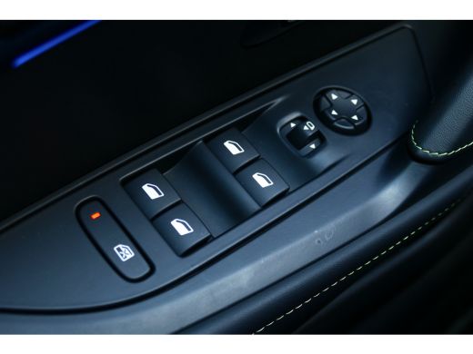 Peugeot 208 HYBRID 136PK GT AUTOMAAT / NAVI / CLIMA / PDC / 17" LMV / CAMERA V+A / PANO.DAK / FULL-LED / KEYL... ActivLease financial lease
