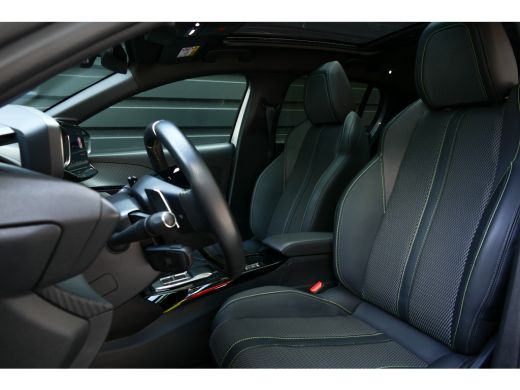 Peugeot 208 HYBRID 136PK GT AUTOMAAT / NAVI / CLIMA / PDC / 17" LMV / CAMERA V+A / PANO.DAK / FULL-LED / KEYL... ActivLease financial lease