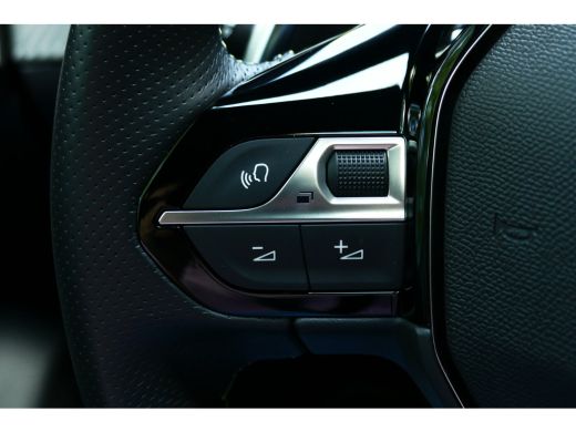 Peugeot 208 HYBRID 136PK GT AUTOMAAT / NAVI / CLIMA / PDC / 17" LMV / CAMERA V+A / PANO.DAK / FULL-LED / KEYL... ActivLease financial lease