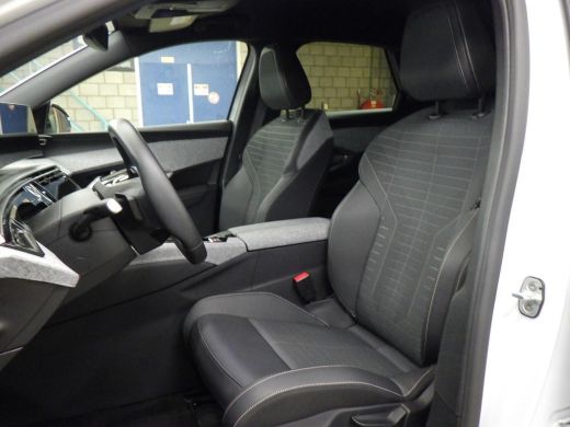 Peugeot 3008 1.2 Hybrid 136 Allure | Navigatie | Adaptive Cruise | Apple Carplay/Android Auto | 360 Camera | |... ActivLease financial lease