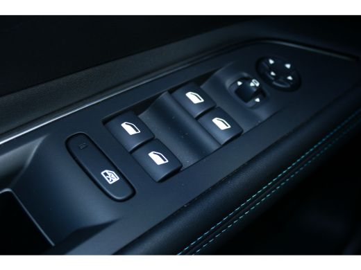 Peugeot 3008 1.2 PURETECH 130PK ALLURE AUTOMAAT / NAVI / CLIMA / PDC / 18"LMV / CAMERA / AFN. TREKHAAK / KEYLE... ActivLease financial lease