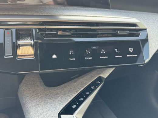 Peugeot e-3008 Allure 73 kWh | Climate | Cruise | Navigatie | Apple Carplay/Android Auto | | 11 kW lader | Achte... ActivLease financial lease