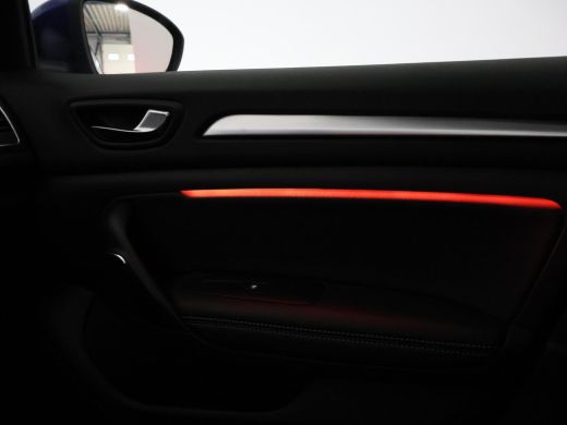 Renault Mégane Estate 1.3 TCe 140 PK AUTOMAAT INTENS + TREKHAAK 1700 KG | SFEERVERLICHTING | 17 INCH | FULL LED | CARPLAY ActivLease financial lease