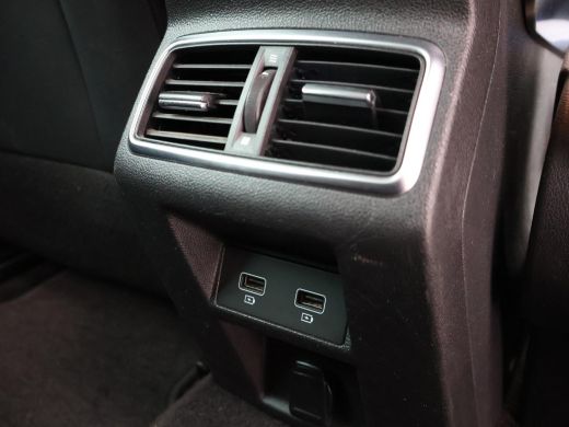 Renault Mégane Estate 1.3 TCe 140 PK AUTOMAAT INTENS + TREKHAAK 1700 KG | SFEERVERLICHTING | 17 INCH | FULL LED | CARPLAY ActivLease financial lease