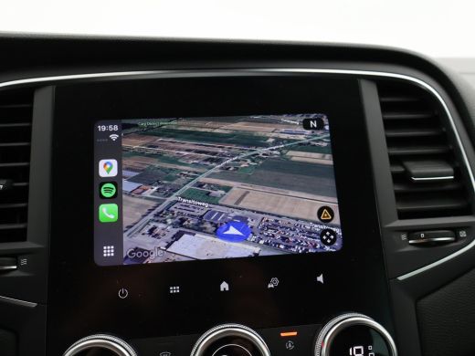 Renault Mégane Estate 1.3 TCe 140 PK AUTOMAAT INTENS + TREKHAAK 1700 KG | SFEERVERLICHTING | 17 INCH | FULL LED | CARPLAY ActivLease financial lease