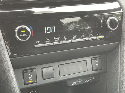 Toyota Yaris Cross 1.5 Hybrid Dynamic ActivLease financial lease