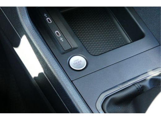 Volkswagen Caddy Comfort | Trekhaak | Camera | Multistuur | Cruise Control | PDC | Digitaal Display | App Connect ActivLease financial lease