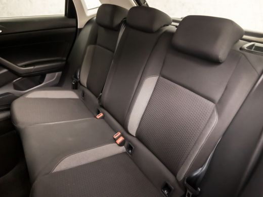 Volkswagen Polo 1.0 TSI Sportline Automaat (VIRTUAL COCKPIT, APPLE CARPLAY, KEYLESS, GROOT NAVI, CLIMATE, SPORTST... ActivLease financial lease