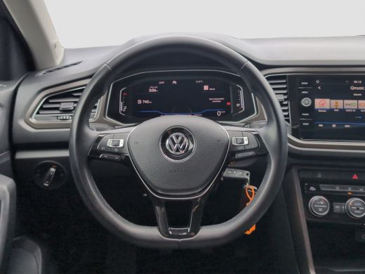 Volkswagen T-Roc 1.0 TSI Style Business | Panoramadak | Virtual Cockpit | Adap. Cruise | Navigatie ActivLease financial lease