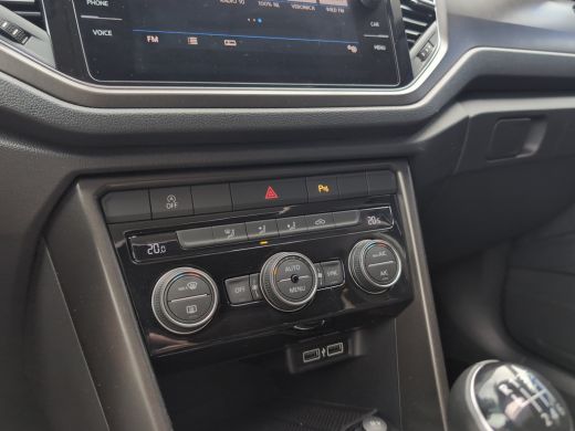 Volkswagen T-Roc 1.0 TSI Style Business | Panoramadak | Virtual Cockpit | Adap. Cruise | Navigatie ActivLease financial lease