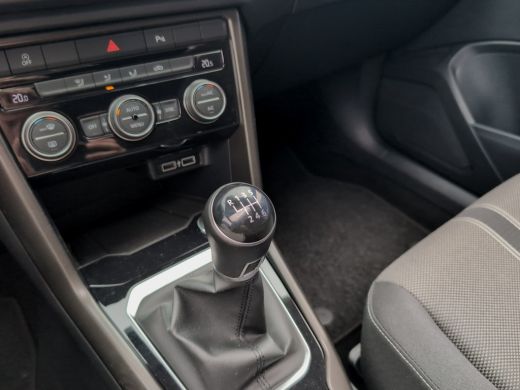 Volkswagen T-Roc 1.0 TSI Style Business | Panoramadak | Virtual Cockpit | Adap. Cruise | Navigatie ActivLease financial lease