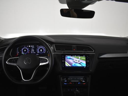 Volkswagen Tiguan 1.4 TSI eHybrid Elegance Trekhaak | Panorama dak | Led puls koplampen | Keyless | Navigatie | App... ActivLease financial lease
