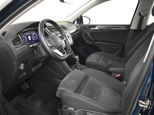 Volkswagen Tiguan 1.4 TSI eHybrid Elegance Trekhaak | Panorama dak | Led puls koplampen | Keyless | Navigatie | App... ActivLease financial lease
