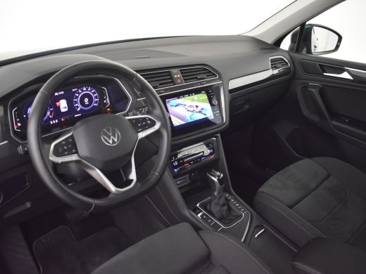 Volkswagen Tiguan 1.4 TSI eHybrid Elegance Trekhaak | Panorama dak | Led puls koplampen | Keyless | Navigatie | App... ActivLease financial lease