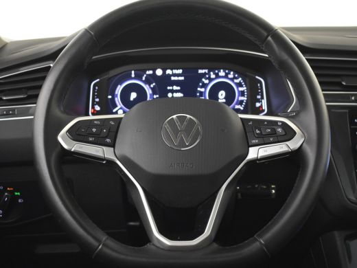 Volkswagen Tiguan 1.4 TSI eHybrid Elegance Trekhaak | Panorama dak | Led puls koplampen | Keyless | Navigatie | App... ActivLease financial lease