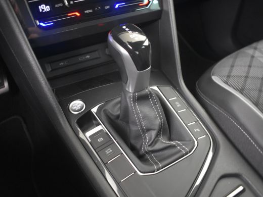 Volkswagen Tiguan 1.5 TSI R-Line Business 150pk DSG/Automaat Trekhaak | Navigatie | Adaptief cruise control | Keyle... ActivLease financial lease