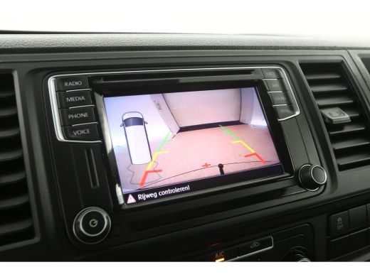 Volkswagen Transporter 2.0 TDI L2H1 Airco Camera Cruise Trekhaak Imperiaal PDC Elektrpakket ActivLease financial lease