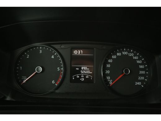 Volkswagen Transporter 2.0 TDI L2H1 Airco Camera Cruise Trekhaak Imperiaal PDC Elektrpakket ActivLease financial lease
