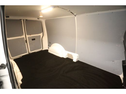 Volkswagen Transporter 2.0 TDI L2H1 Airco Camera Cruise Trekhaak Imperiaal PDC Elektrpakket ActivLease financial lease