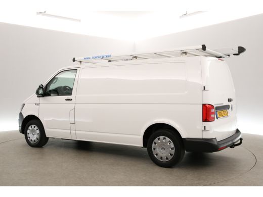 Volkswagen Transporter 2.0 TDI L2H1 Airco Camera Cruise Trekhaak Imperiaal PDC Elektrpakket ActivLease financial lease