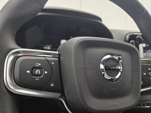Volvo  EX40 Single Motor Extended Range Core 82 kWh Climate Pack - LAGE KM!! - Sage Green!! ActivLease financial lease
