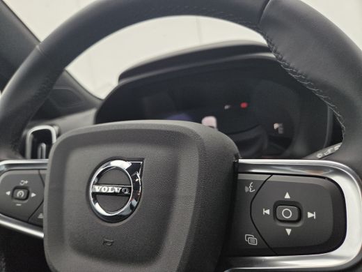 Volvo  EX40 Single Motor Extended Range Core 82 kWh Climate Pack - LAGE KM!! - Sage Green!! ActivLease financial lease