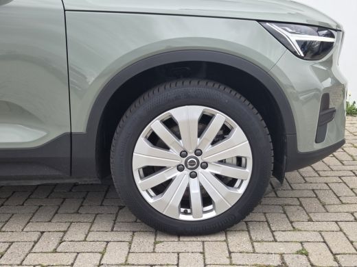 Volvo  EX40 Single Motor Extended Range Core 82 kWh Climate Pack - LAGE KM!! - Sage Green!! ActivLease financial lease